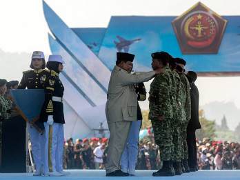 Presiden Prabowo Subianto Berikan Anugerah Jenderal Kehormatan dan Kenaikan Pangkat Kepada Purnawirawan dan Perwira Tinggi TNI