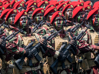 Prajurit TNI Gelar Atraksi Militer dan Demonstrasi Terpadu
