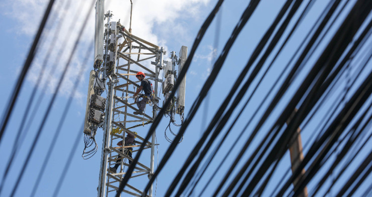 Jejak Konglomerat di Lelang 1,4 GHz Komdigi
