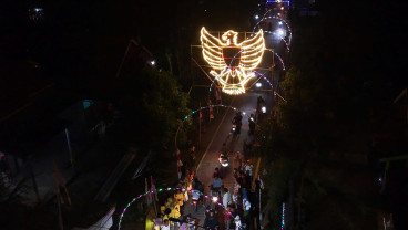 Ornamen Lampu Hias Desa Sambut HUT Kemerdekaan