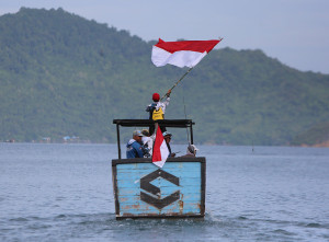 Pengibaran Bendera Sambut HUT RI di Pulau Tuan Aceh
