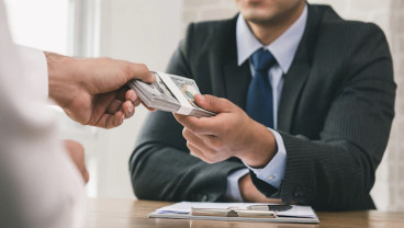 OJK Terima 3.858 Pengaduan soal Debt Collector Fintech, Sanksi Berat Menanti