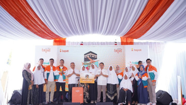 BTPN Syariah Berangkatkan 8 Warga Bandung Umrah Gratis