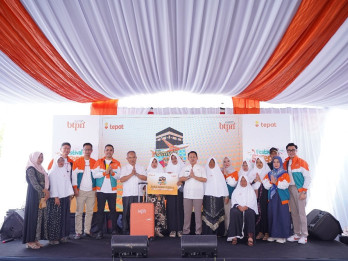 BTPN Syariah Berangkatkan 8 Warga Bandung Umrah Gratis