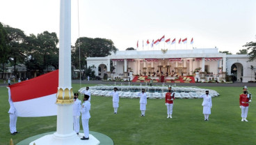 Busana Tamu Undangan HUT ke-80 RI Pakaian Adat, Masyarakat Nuansa Merah Putih