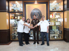 Berantas Rokok Ilegal dan Masalah Perpajakan, Kanwil DJP Jatim Gandeng Kejati