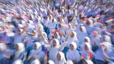 Gerakan Pembagian Bendera Merah Putih di Mataram
