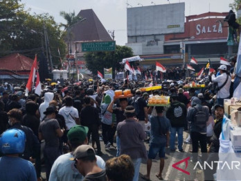 Demo di Pati Berlangsung Anarkis, Polisi Bubarkan dengan Gas Air Mata