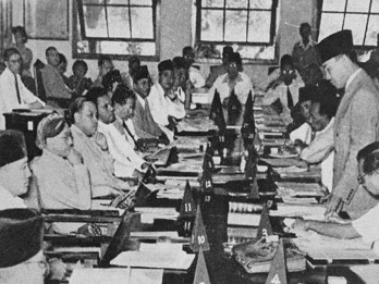 Teks UUD 1945 Lengkap: Pembukaan, Batang Tubuh, dan Penjelasan