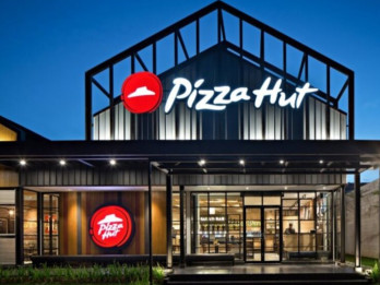 Pengurangan Karyawan di Balik Kinerja Emiten Pengelola Pizza Hut, KFC, dan Starbucks