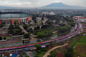 Kirab Bendera Merah Putih Sepanjang 600 Meter