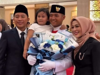Potret Putra Sulung Denny Cagur Jadi Paskibraka Banten
