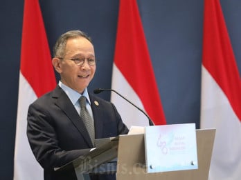 IHSG Kian Dekati Level 8.000, Ini Kata Bos OJK Mahendra Siregar