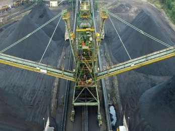 ITMG’s Revenue Slips as New Export Markets Fail to Offset Price Slump