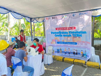 Ratusan Pekerja Bongkar Muat di Pelabuhan Lembar Dapat Layanan Kesehatan Gratis