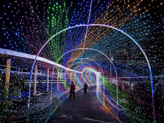 Wisata Malam Lights Wonderland di Semarang