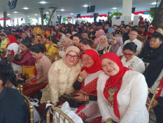 HUT ke-80 RI: Antrean Warga Bernuansa Merah Putih Warnai Semarak Istana Merdeka