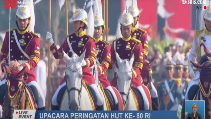 145 Kuda Kawal Kirab Pembawa Bendera & Teks Proklamasi di HUT ke-80 RI