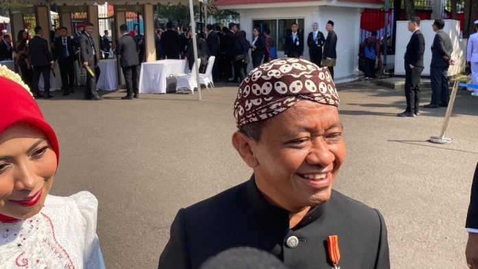 Alasan Bahlil Lahadalia Pakai Baju Adat Solo saat Upacara HUT ke-80 RI