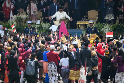 Momen Presiden Prabowo Joget Tabola Bale di Upacara HUT ke-80 RI Bikin Meriah Istana Merdeka