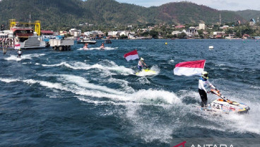 HUT Ke-80 RI, Parade Bendera Merah Putih Warnai Aquabike World Championship 2025