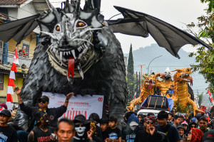 FestivaL Ogoh-ogoh Meriahkan  Hari Kemerdekaan di Garut