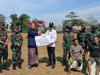 Bank Jateng Serahkan Bantuan Kaki Palsu untuk Penyandang Disabilitas di Kudus