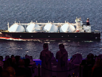LNG Rusia yang Kena Sanksi AS Berlayar Menuju Asia Cari Pembeli