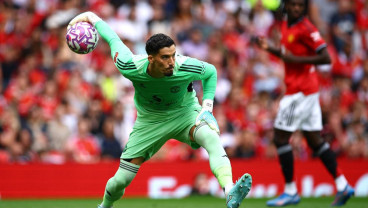 Blunder Bayindir Bikin MU Kalah dari Arsenal, Amorim Bakal Cari Kiper Baru?