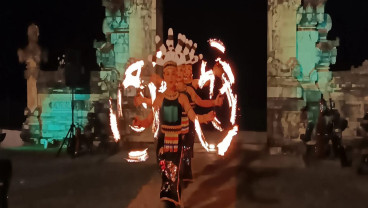 Tamu Hotel di Bali Disuguhkan Pertunjukan Khas Perayaan Kemerdekaan Indonesia