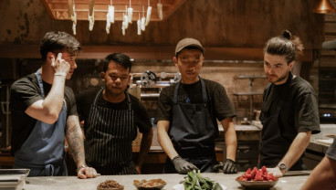 Chef Peraih Bintang Michelin Racik Menu Spesial di Restoran Charkoal Jakarta