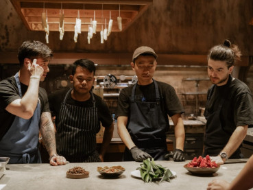 Chef Peraih Bintang Michelin Racik Menu Spesial di Restoran Charkoal Jakarta