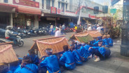 HUT ke-80 Jabar, Braga Dipenuhi Kendaraan Hias dan Hasil Bumi
