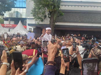 HUT ke-80 Jabar: Menunggang Kuda, Dedi Mulyadi Pimpin Kirab Jabar Hudang