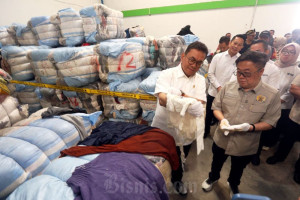 Temuan Pakaian Bekas Impor Ilegal Senilai Rp112,35 Miliar
