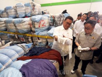 Temuan Pakaian Bekas Impor Ilegal Senilai Rp112,35 Miliar