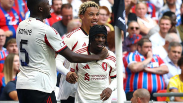Liverpool Belanja Banyak Pemain Musim Ini, Duit dari Mana?