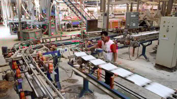 Gas Murah Dibatasi, Produsen Keramik Shutdown 50% Produksi