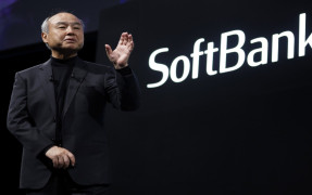 Investor Grab & GOTO Lirik Intel, Strategi Baru SoftBank Bangun Jembatan Asia– AS?