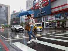 Cuaca Jabodetabek Hari Ini Kamis 21 Agustus 2025, Hujan Lebat Disertai Petir