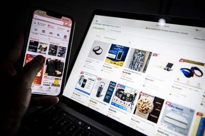 Pertumbuhan Transaksi Patform Niaga Elektronik