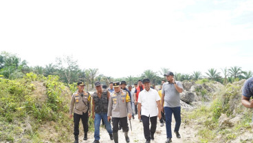 Gubernur Abdul Wahid Tinjau PETI Kuansing, Benahi Tambang Rakyat
