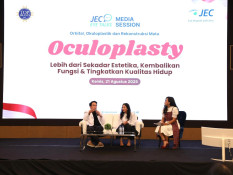 Merekonstruksi Bentuk Mata agar Lebih Proporsional dengan Oculaplasty