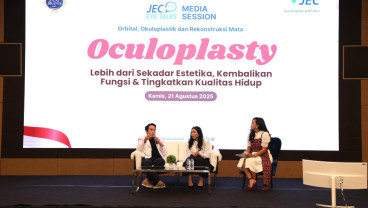 Merekonstruksi Bentuk Mata agar Lebih Proporsional dengan Oculaplasty
