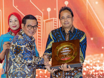Pramono Beri 3 Penghargaan Digitalisasi Pasar kepada Bank Jakarta