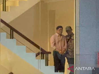 Dijemput Paksa, Rudy Ong Tertunduk Saat Digiring ke Gedung KPK