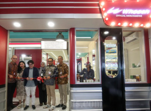 KCIC Resmikan Flagship Store Whoosh Official Merchandise