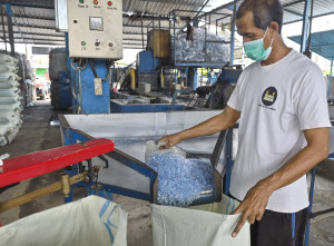Optimalisasi Pengelolaan Sampah Botol Plastik