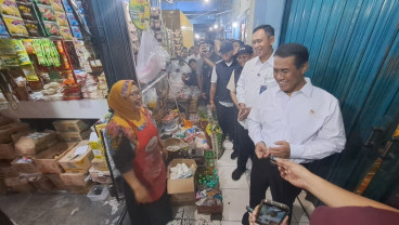 Mentan dan Dirut Bulog Kulakan Aspirasi Pedagang Pasar Bulu Semarang