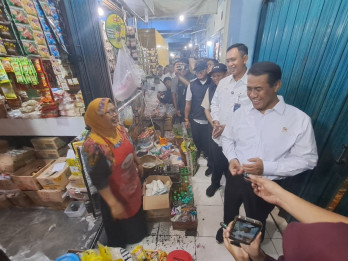 Mentan dan Dirut Bulog Kulakan Aspirasi Pedagang Pasar Bulu Semarang